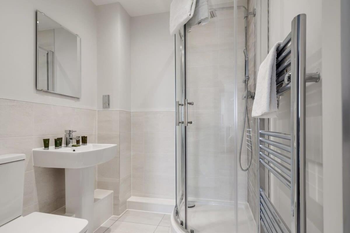 Beautiful 2 Bed Apartment In A Converted Mill Leeds  Ngoại thất bức ảnh